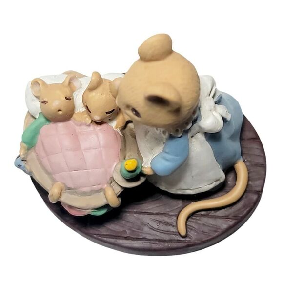 Vintage Forest Friends All Tucked In Mommy Mice with Baby Mice Figurine 2" - Picture 7 of 10